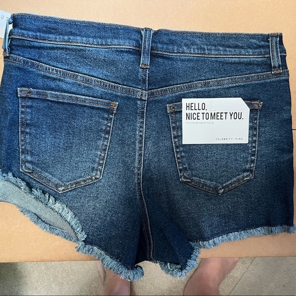 NWT women’s Celebrity Pink‎ jean shorts 13/31 new - Picture 2 of 4